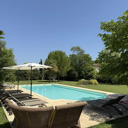 Belle Demeure Charentaise - Piscine Chauffee 别墅 *