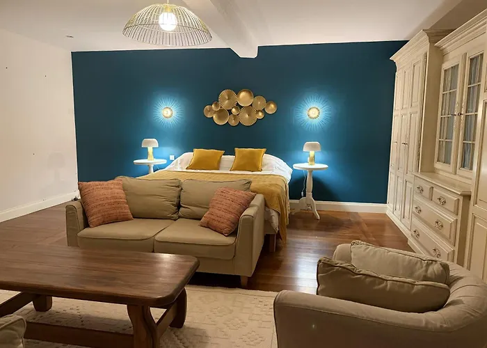 Belle Demeure Charentaise - Piscine Chauffee