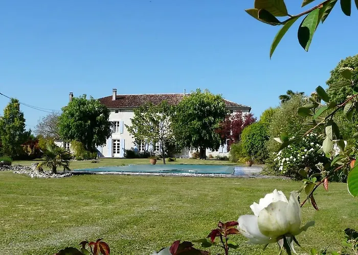 Villa Belle Demeure Charentaise - Piscine Chauffee *