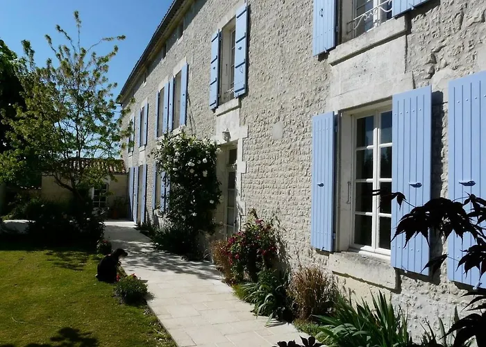 Belle Demeure Charentaise - Piscine Chauffee Villa *