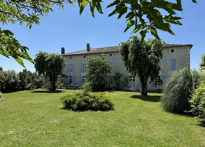 Belle Demeure Charentaise - Piscine Chauffee Villa *