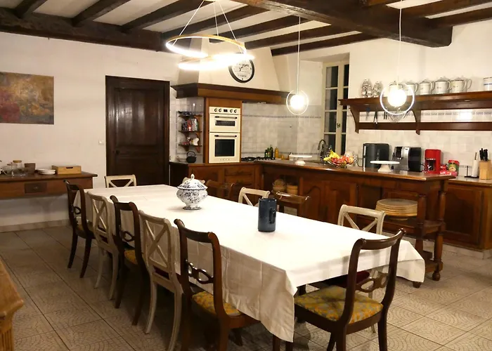 Belle Demeure Charentaise - Piscine Chauffee